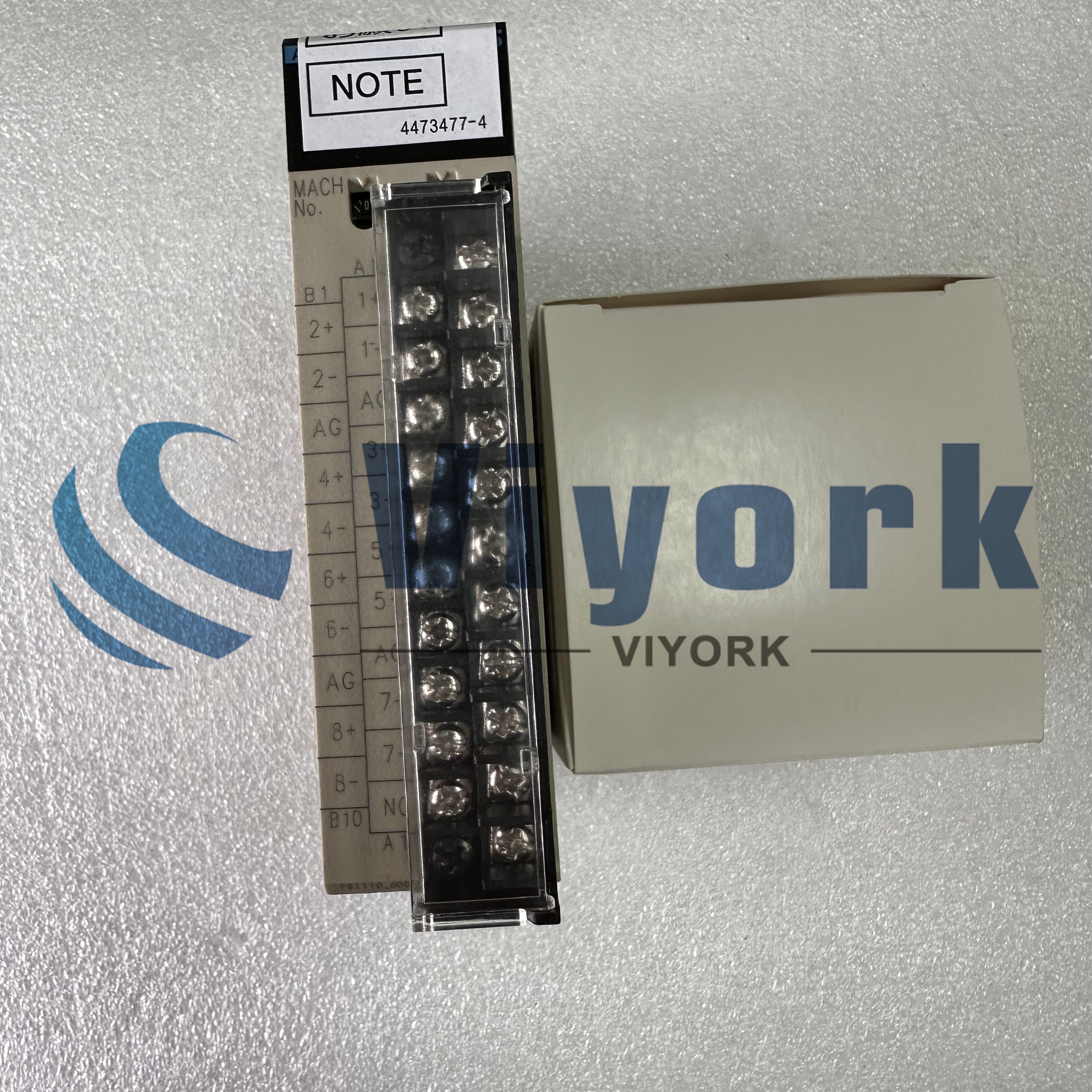 Omron CS1W-AD081-V1 PLC Module NEW