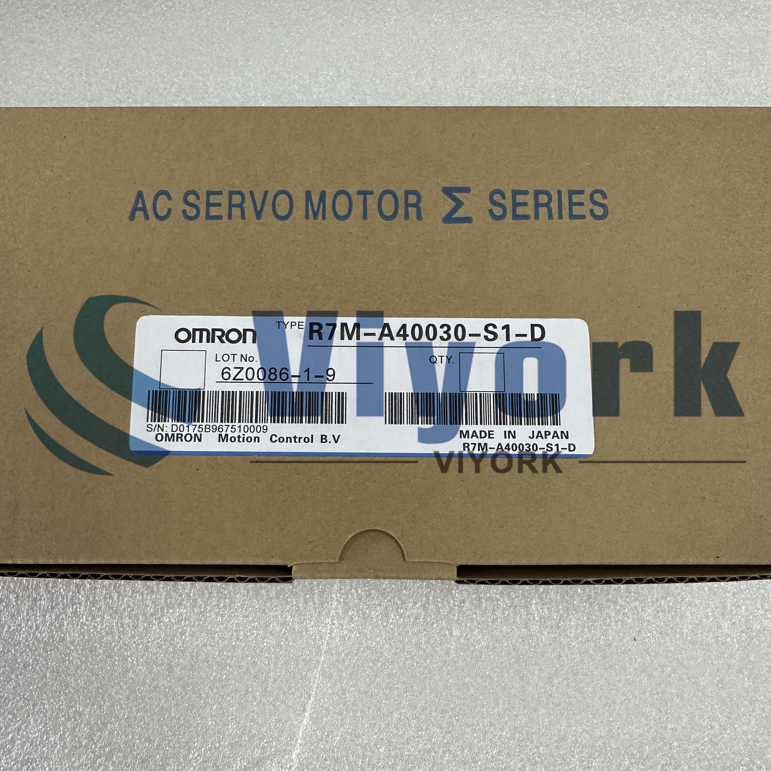 New Omron R7M-A40030-S1-D Servo Motor