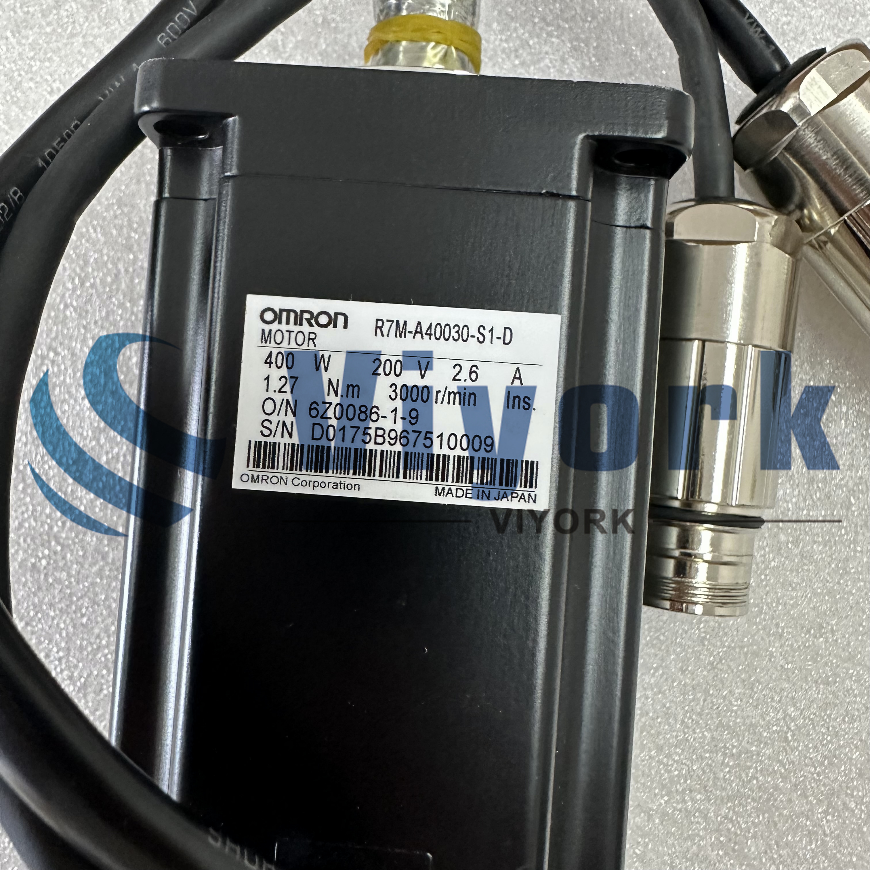 New Omron R7M-A40030-S1-D Servo Motor