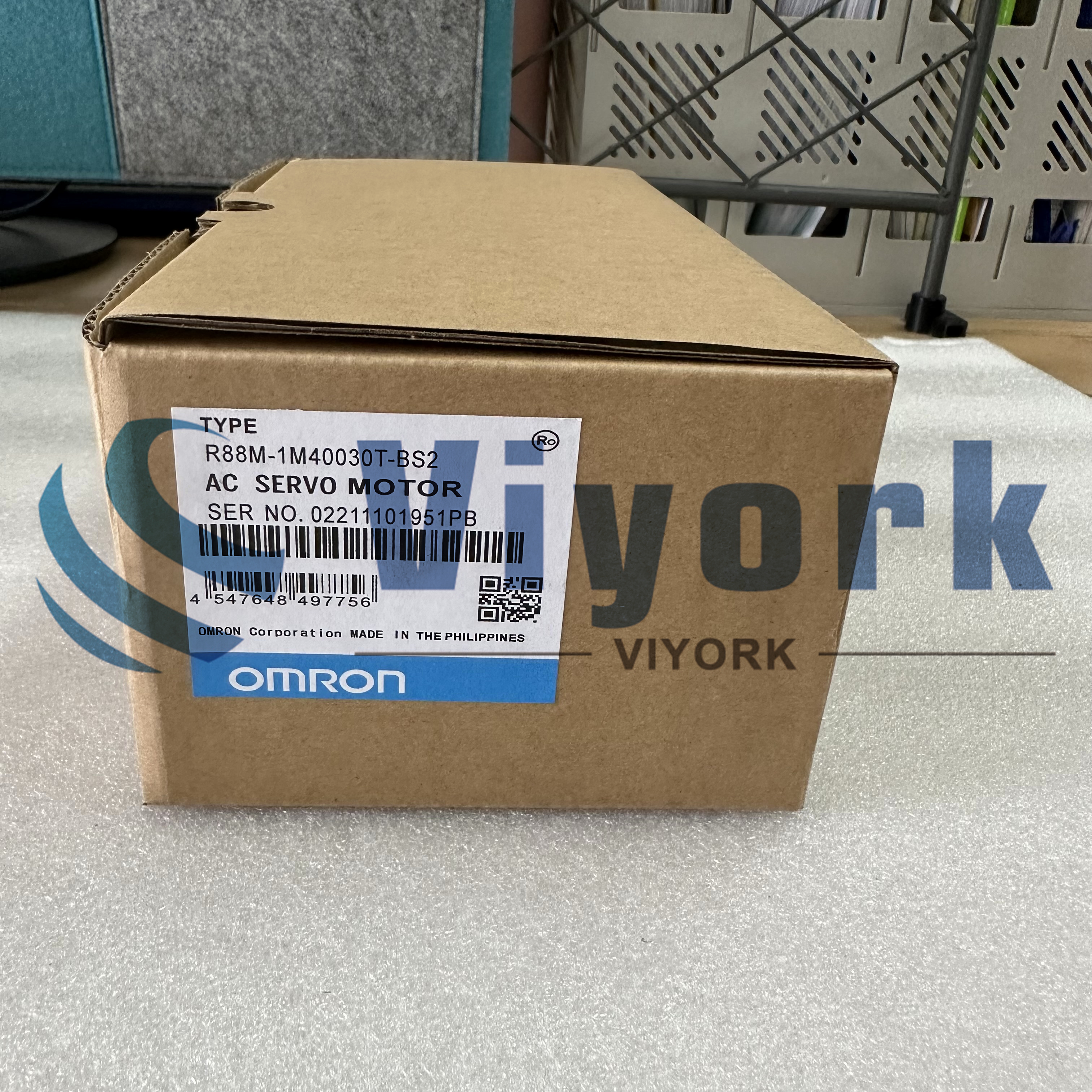 Omron R88M-1M40030T-BS2 AC SERVO MOTOR