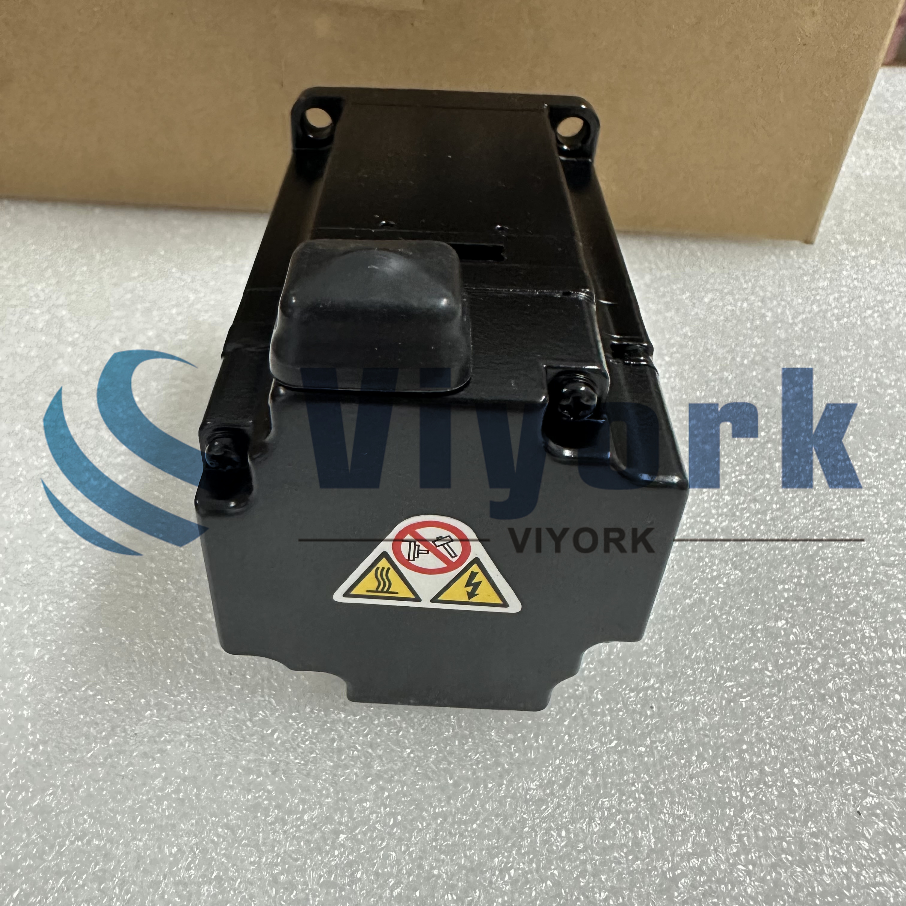 SGMJV-04ADA61 AC SERVO MOTOR NEW