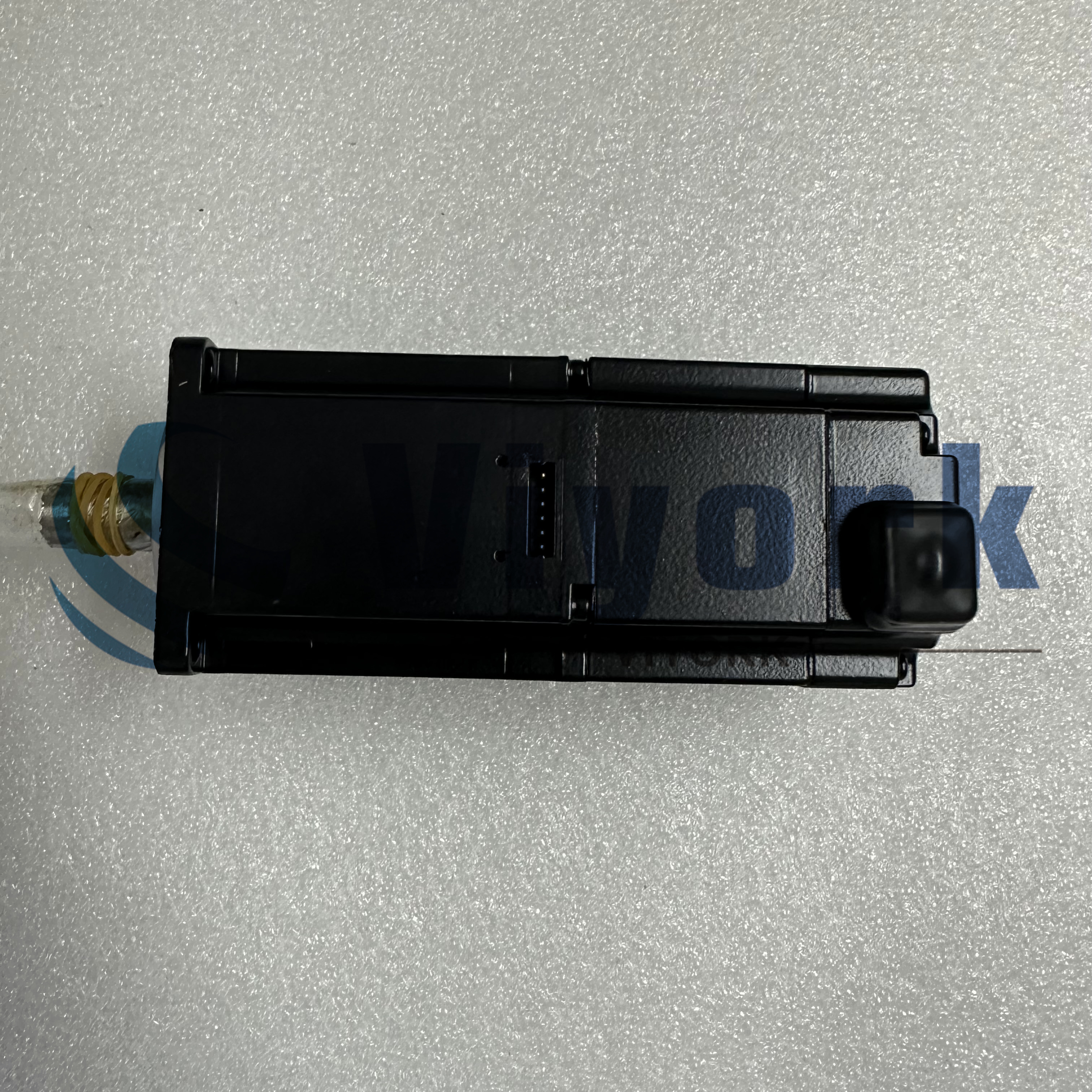 SGMJV-04ADL2C AC SERVO MOTOR NEW