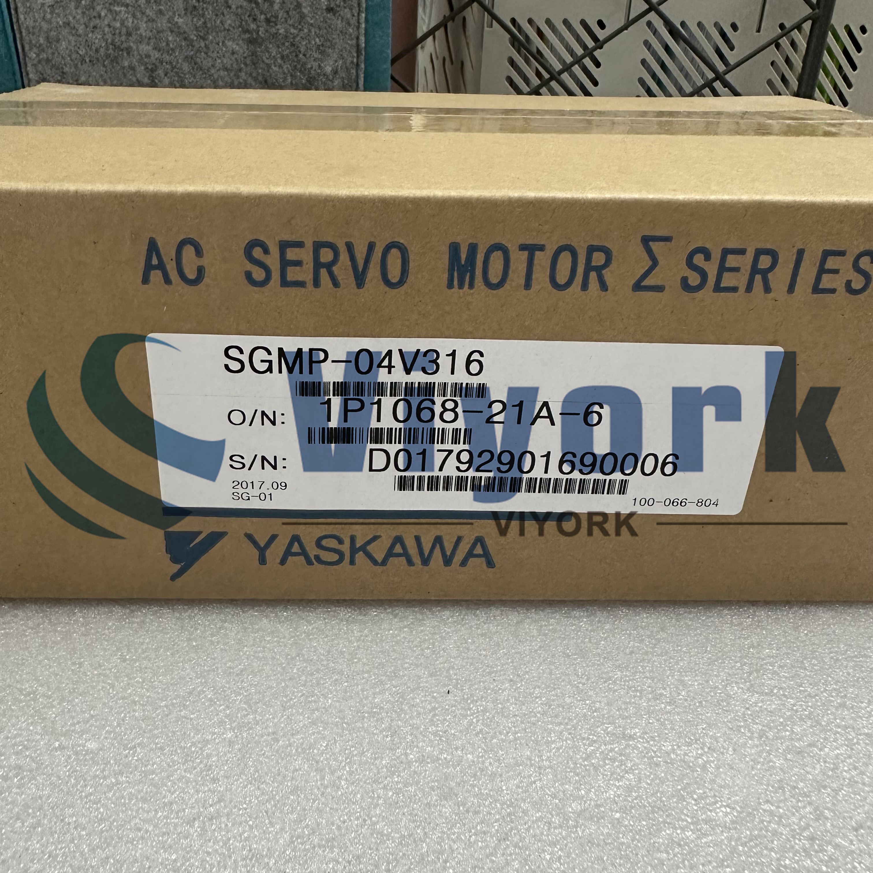 SGMP-04V316 AC SERVO MOTOR NEW