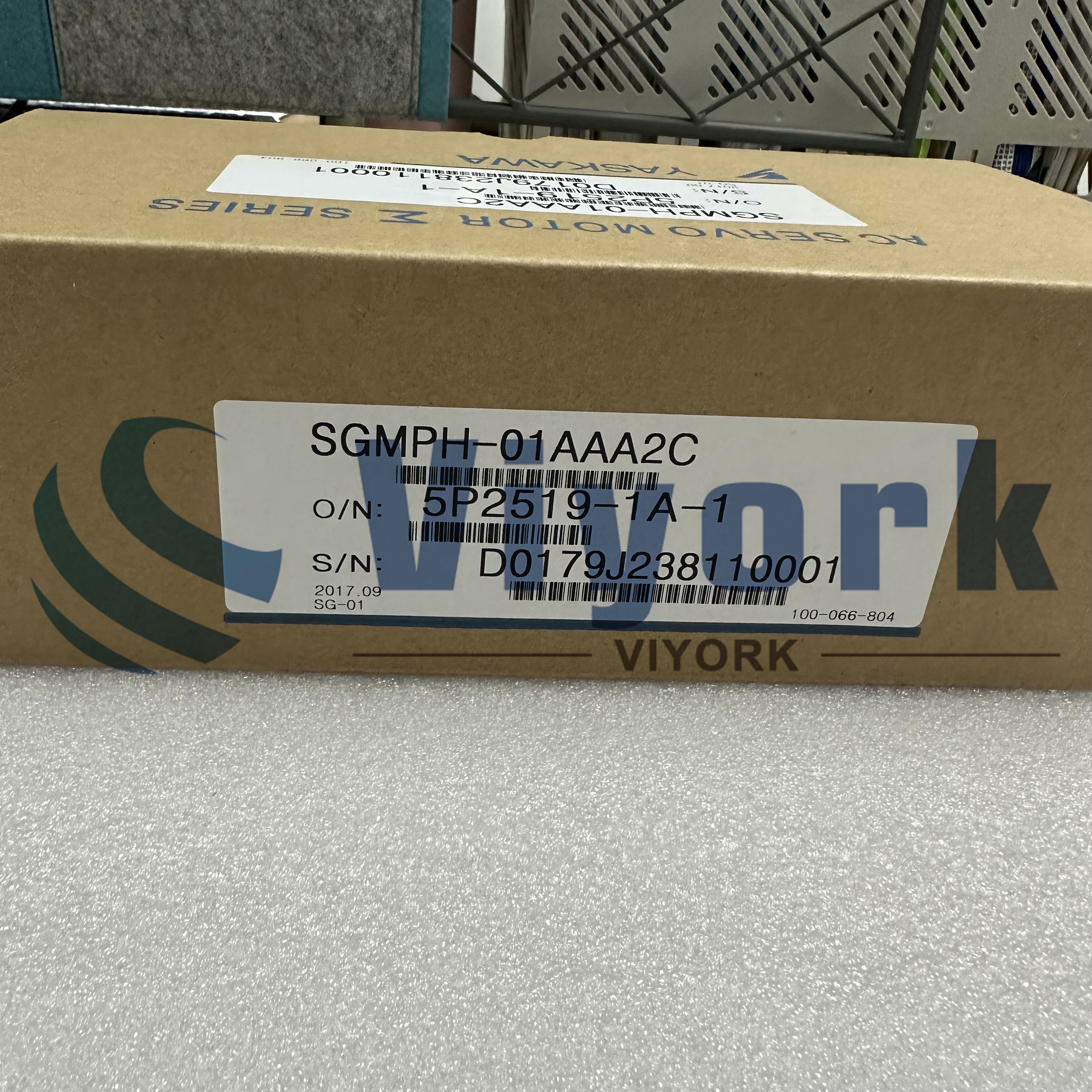 Yaskawa SGMPH-01AAA2C AC SERVO MOTOR NEW