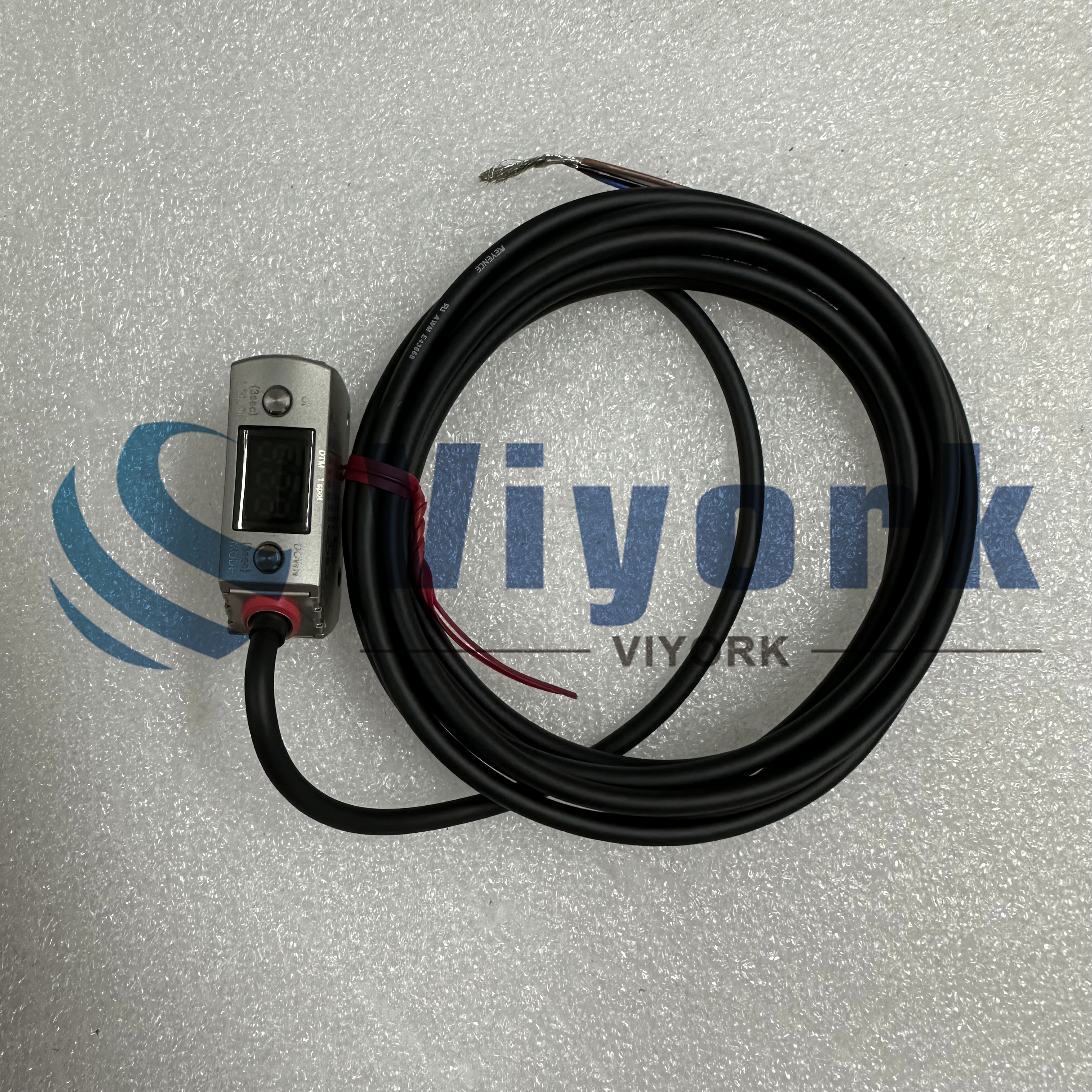 Keyence LR-ZH500N Laser Sensor 10-30v-dc NEW