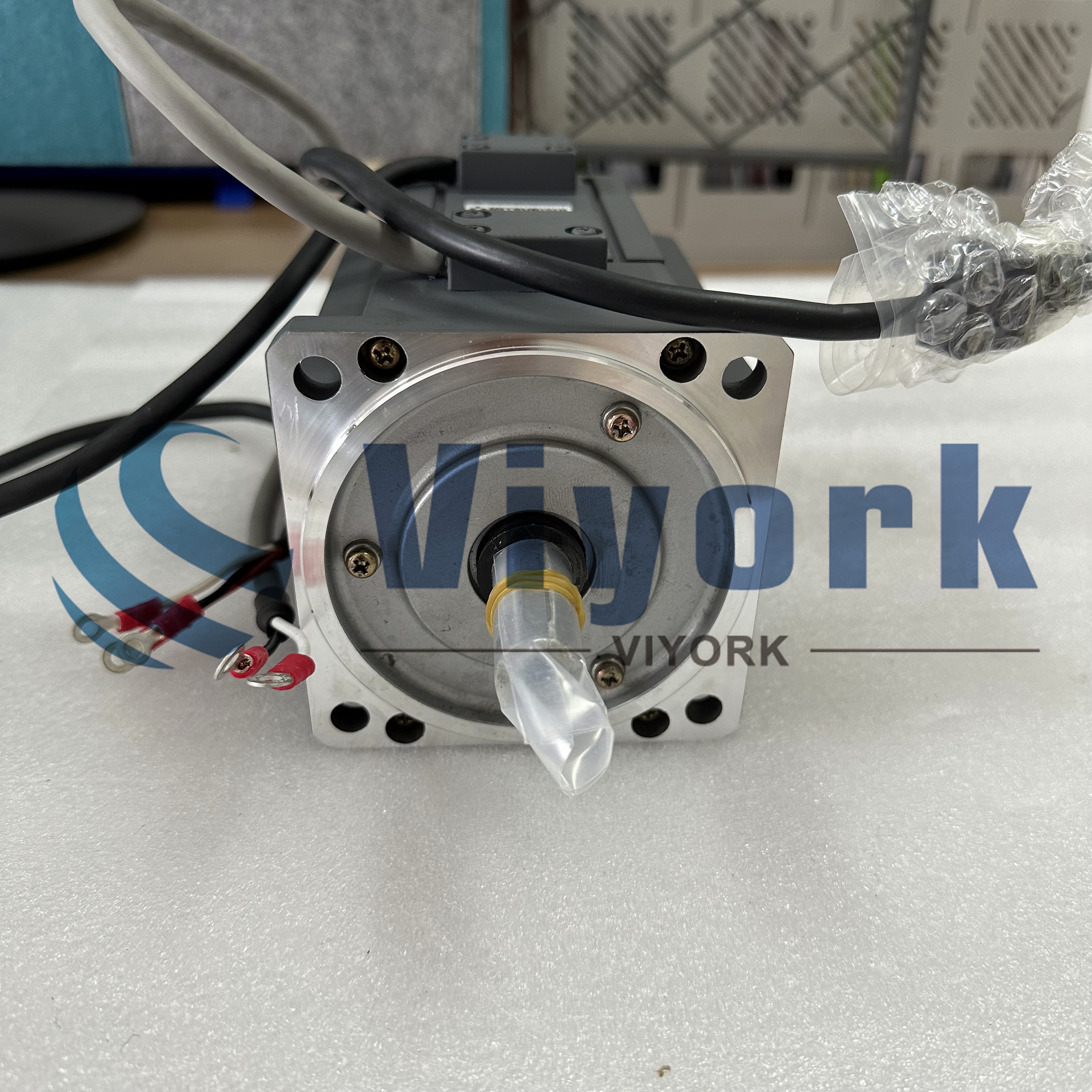 Mitsubishi HA-FF43BW3 AC SERVO MOTOR NEW