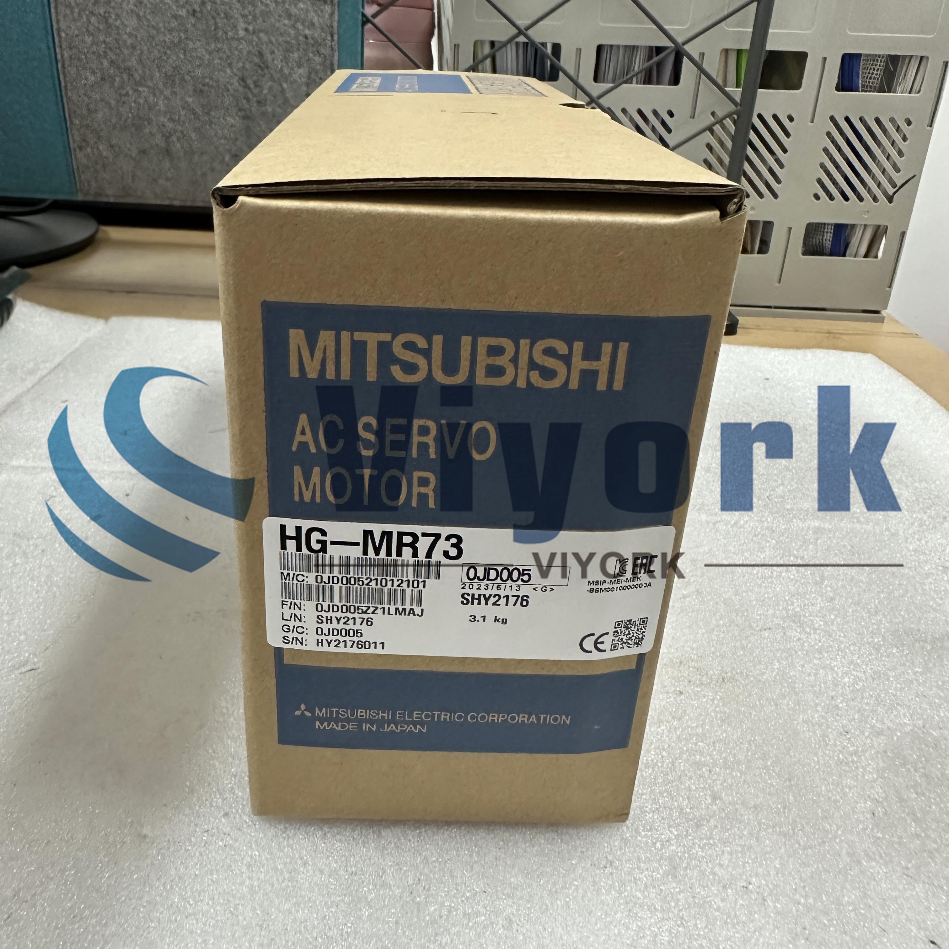 Mitsubishi HG-MR73 AC SERVO MOTOR NEW