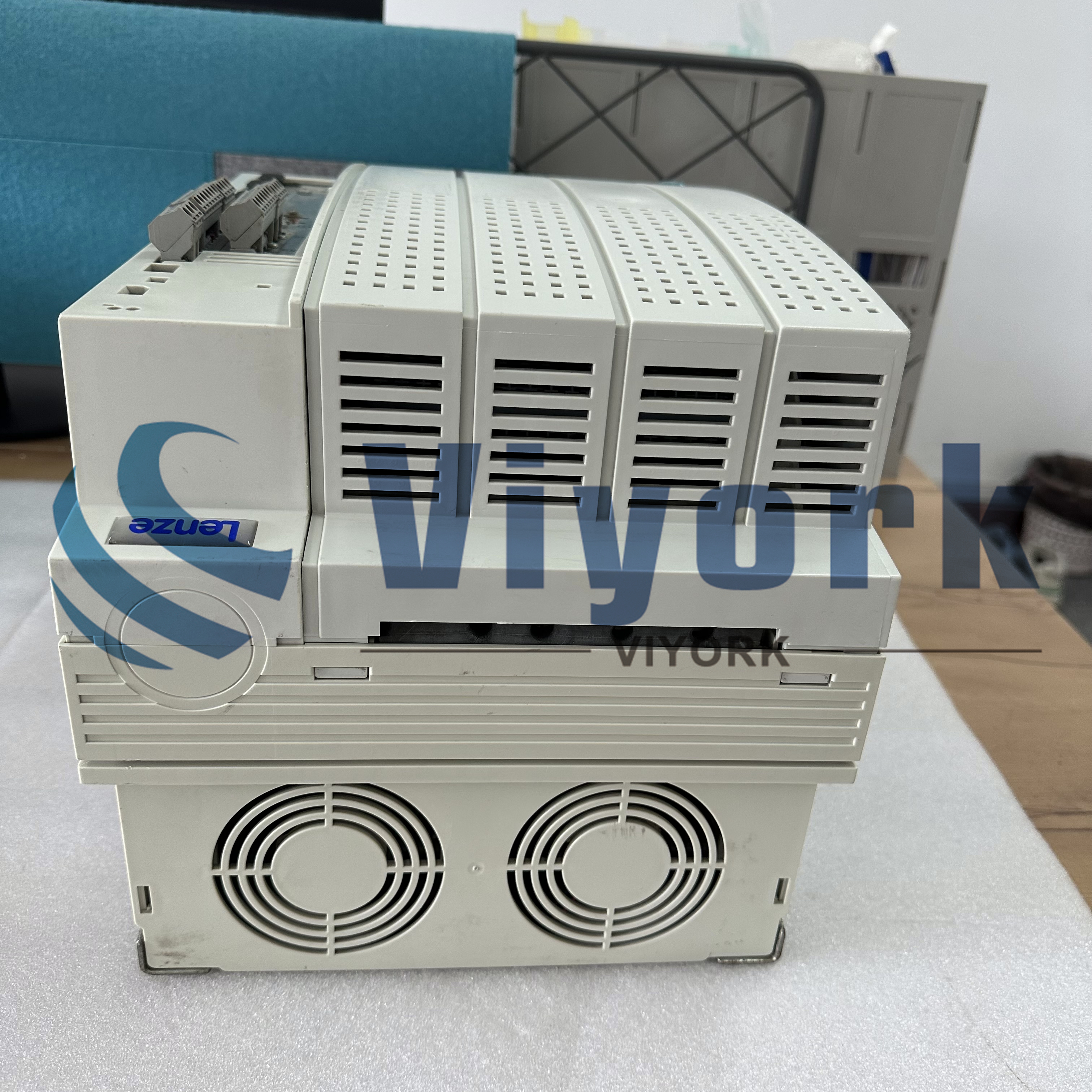 LENZE EVS9328-ESV004 INVERTER Fully Tested Fast delivery USED