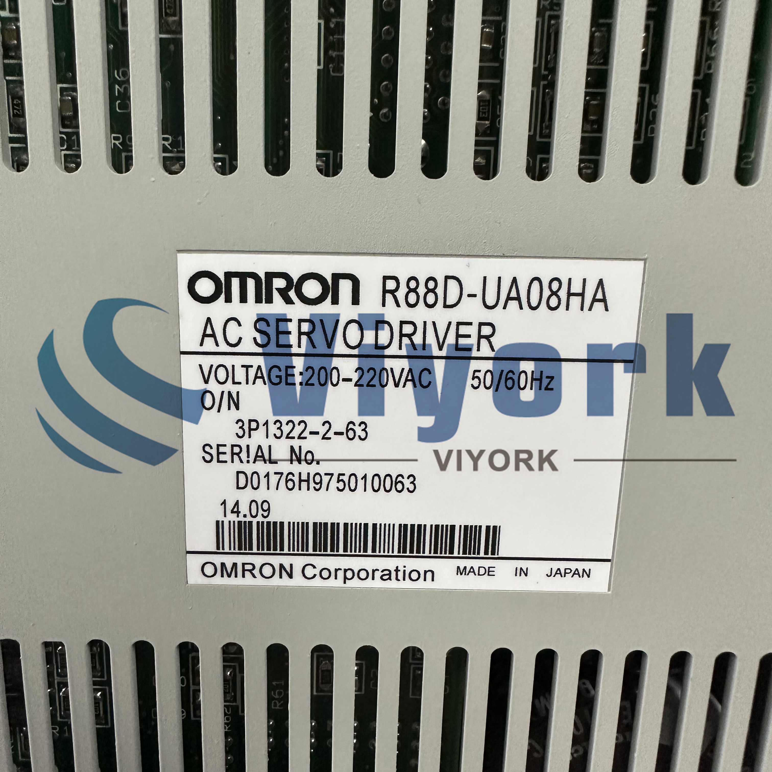 Omron R88D-UA08HA SERVO DRIVE NEW