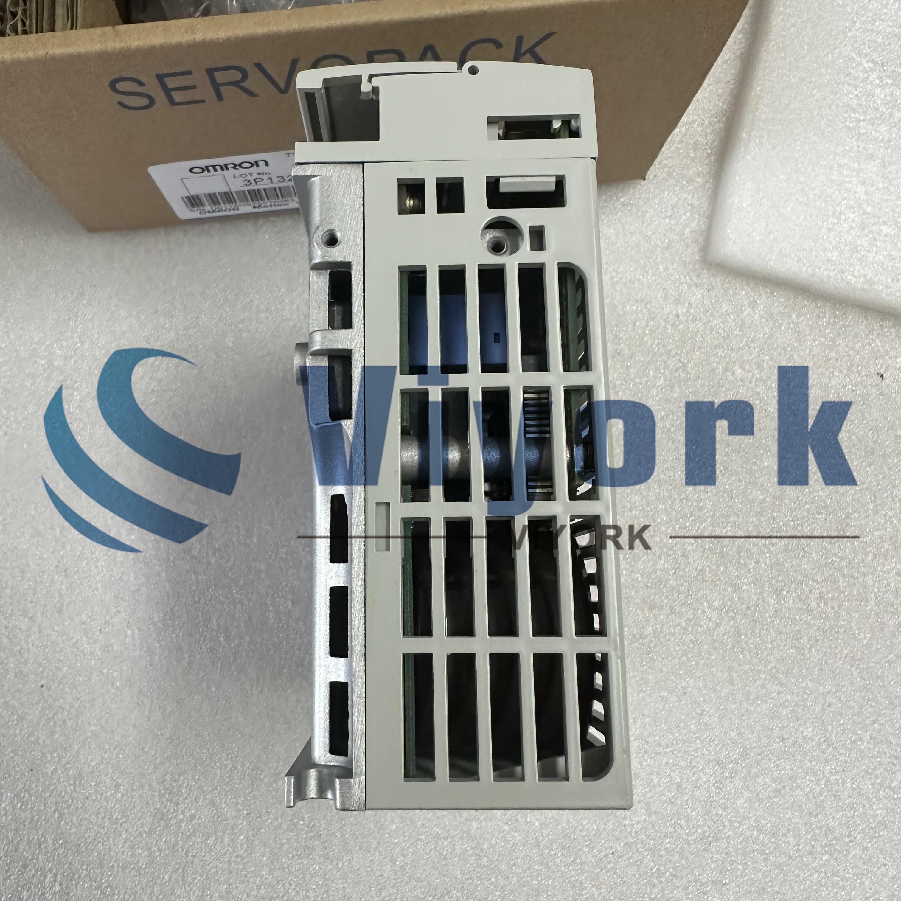 Omron R88D-UA08HA SERVO DRIVE NEW