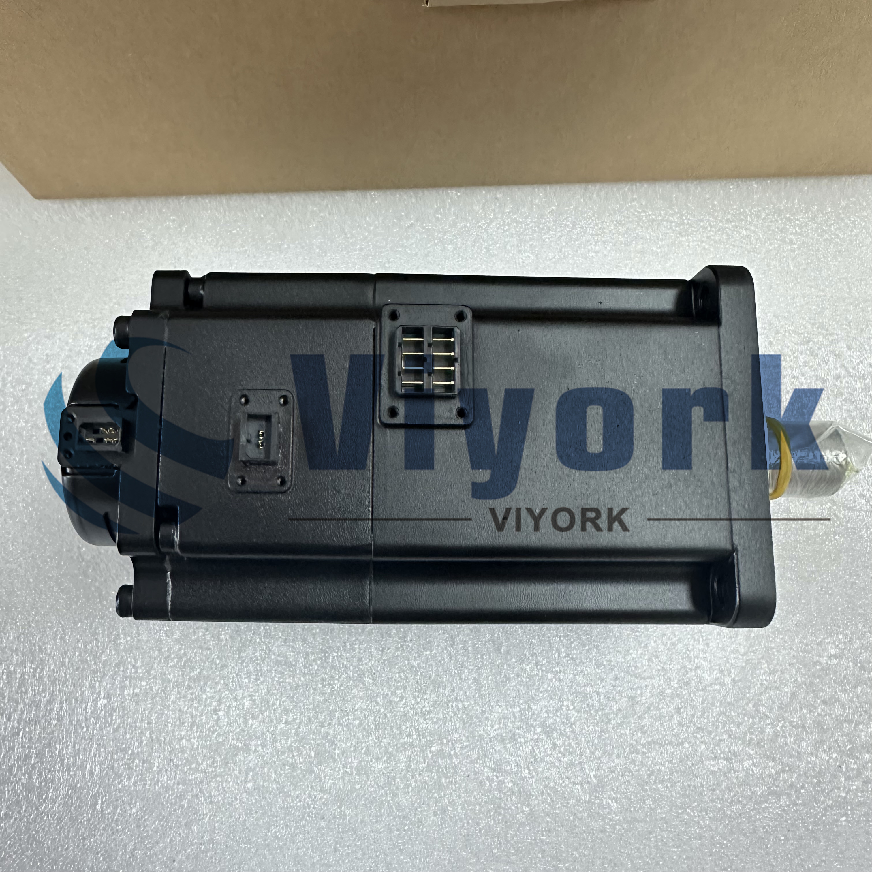 Omron R88M-1M75030T-BS2 AC SERVO MOTOR NEW