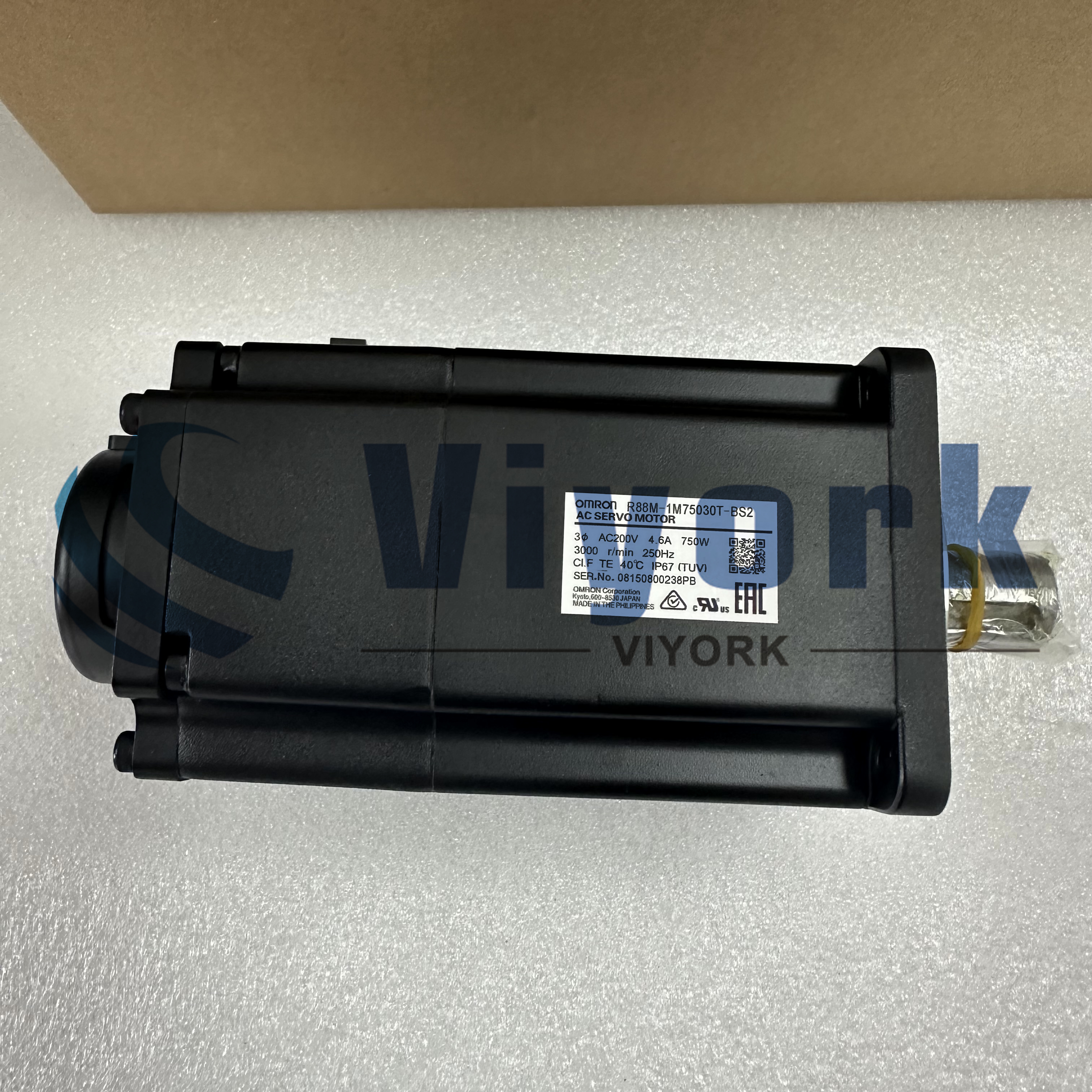 Omron R88M-1M75030T-BS2 AC SERVO MOTOR NEW