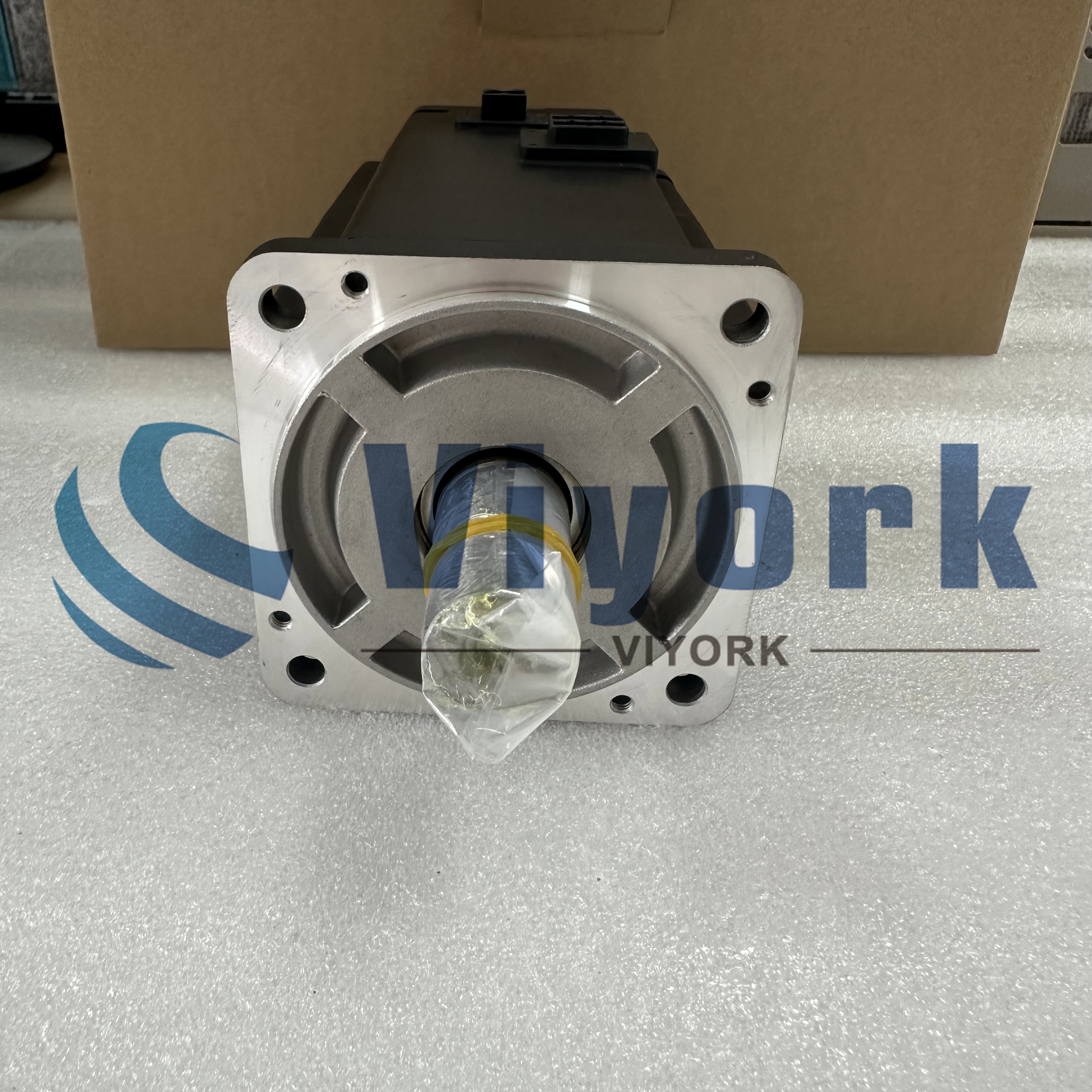 Omron R88M-1M75030T-BS2 AC SERVO MOTOR NEW